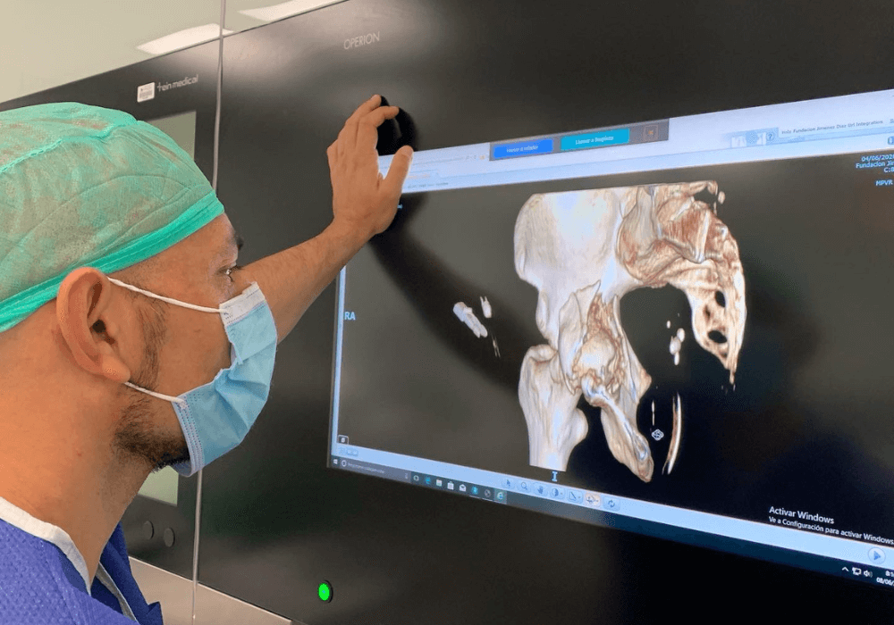 Dr. Parrón - Traumatología y Cirugía de Cadera Dr. Parrón - Traumatología y Cirugía de Cadera