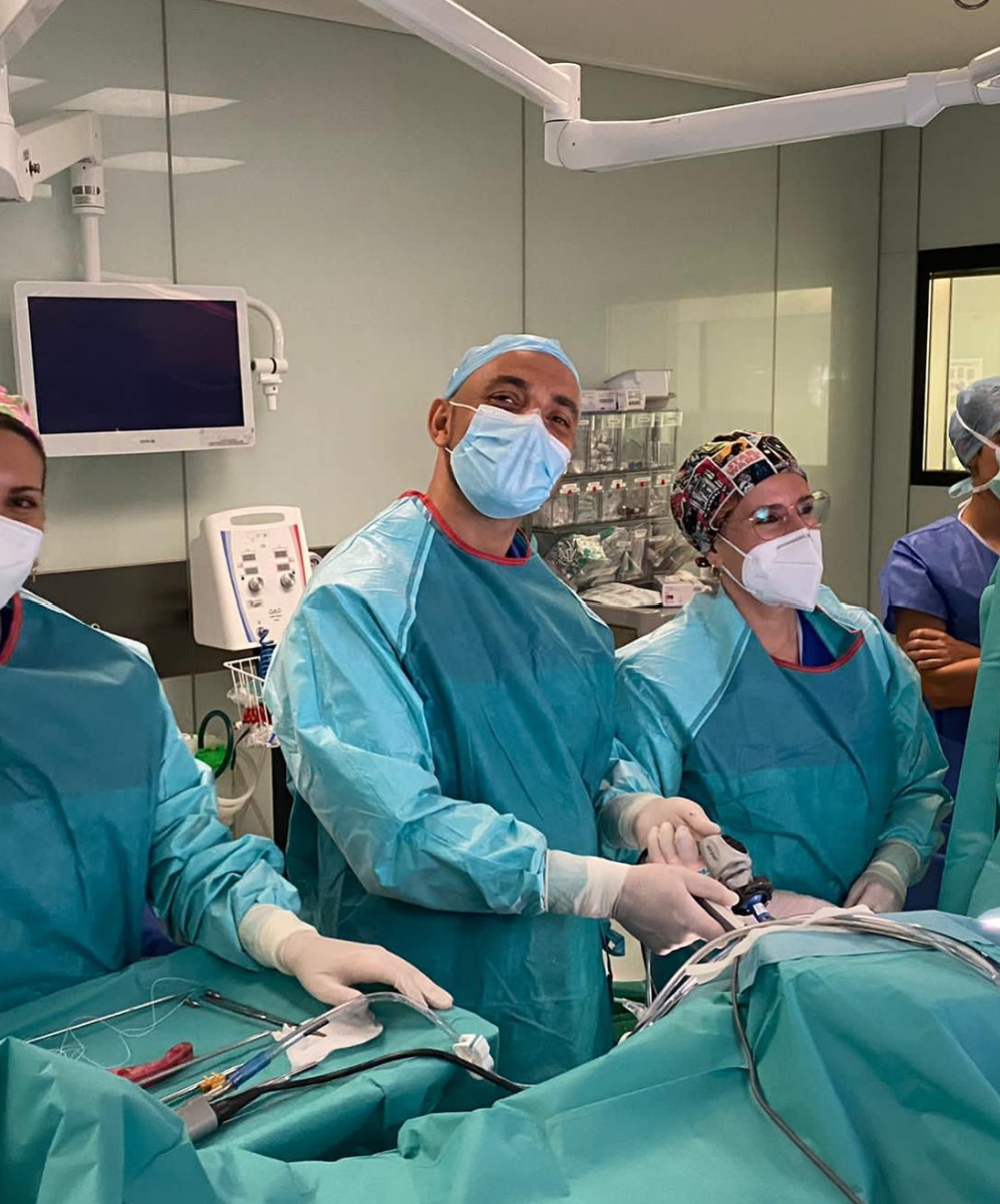 equipo-medico-cirugia-cadera dr-raul-parron-especialista-en-cirugia-cadera